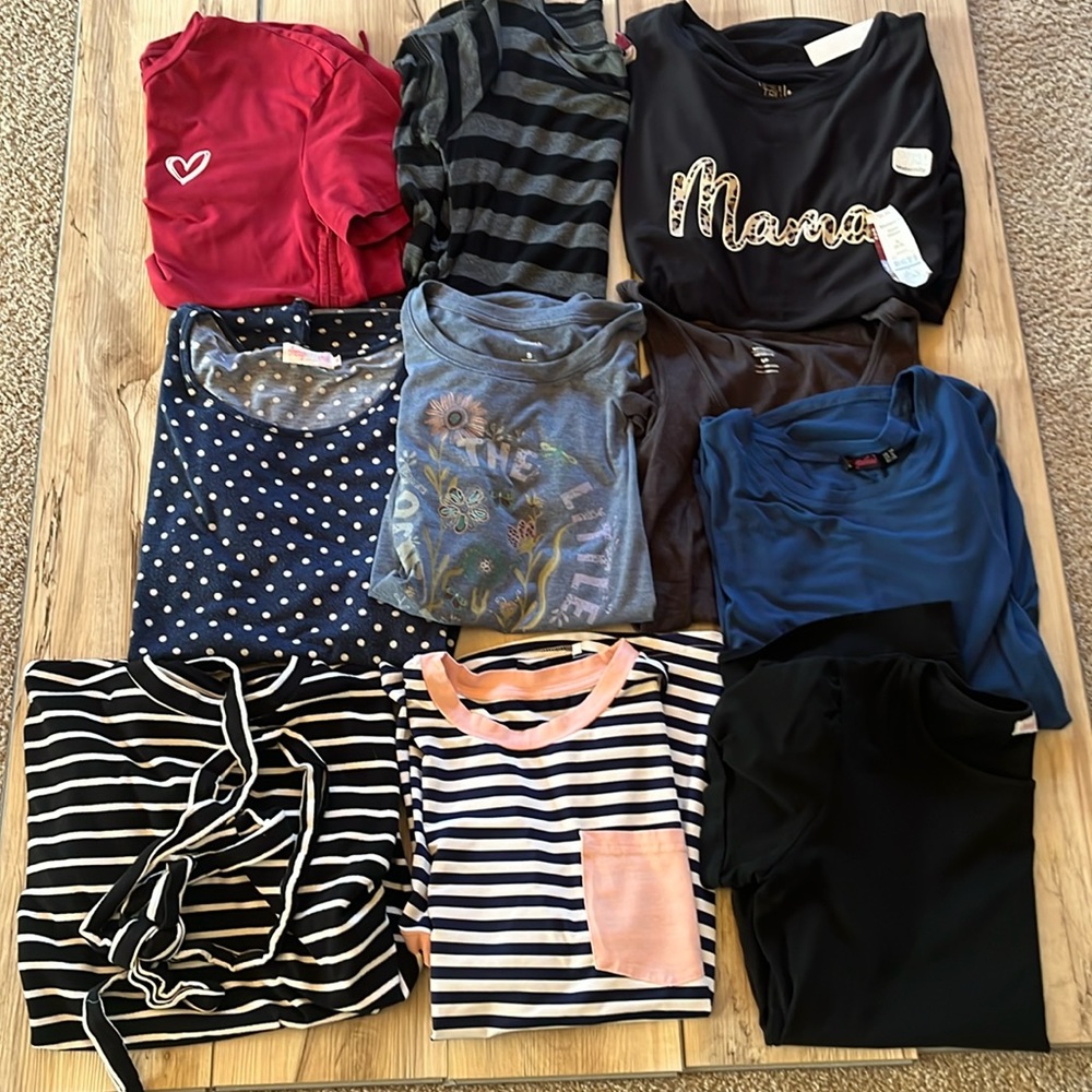Women’s Size S/M Maternity Lot